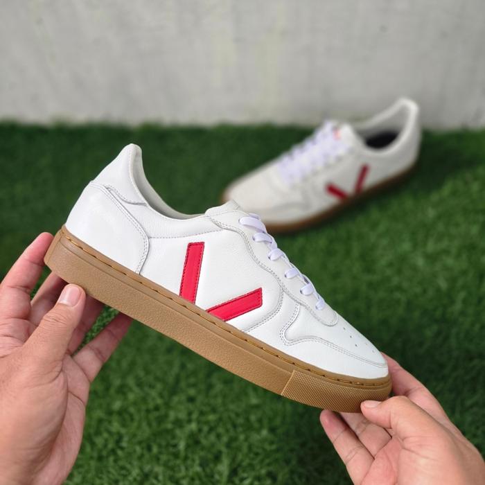 Sepatu Casual Volosh Attract II Putih Merah