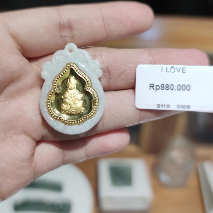 kwan im gold jade pendant