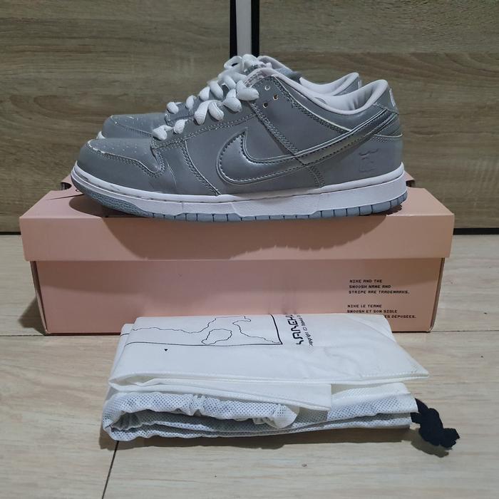 Nike SB Dunk Low Medicom 3