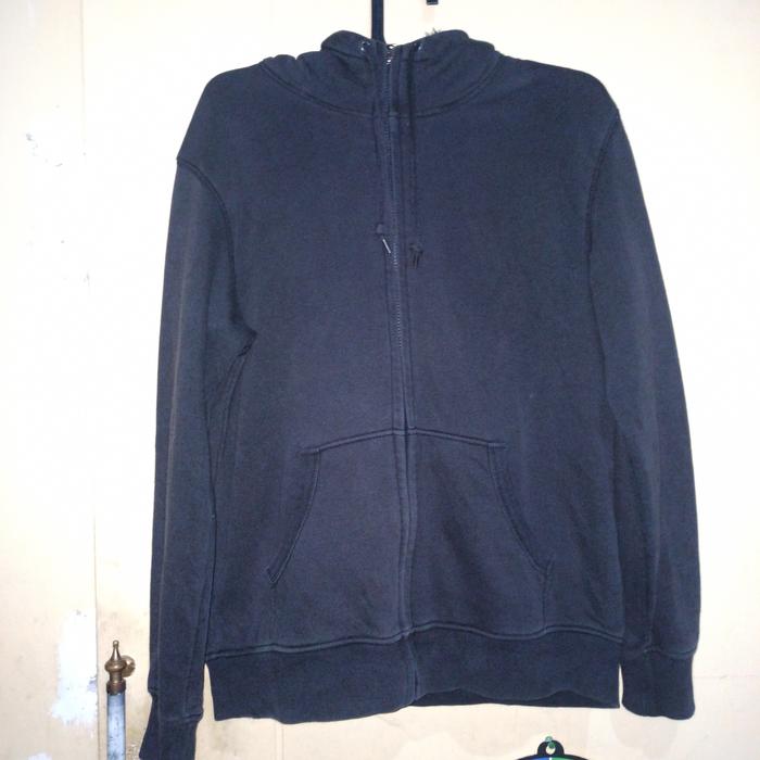 Second Ori - Sweater Zipper Uniqlo Black Daleman Sherpa Lembut LD. 60 P. 65
