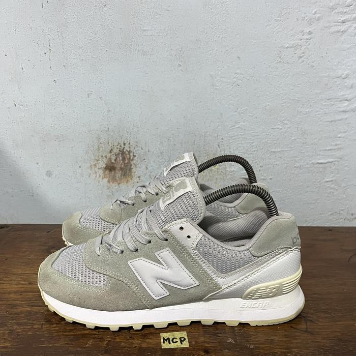 Sepatu second ori new balance 574 grey size 40