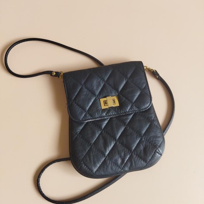Tas Wanita Sling tempat dompet atau HP thrift