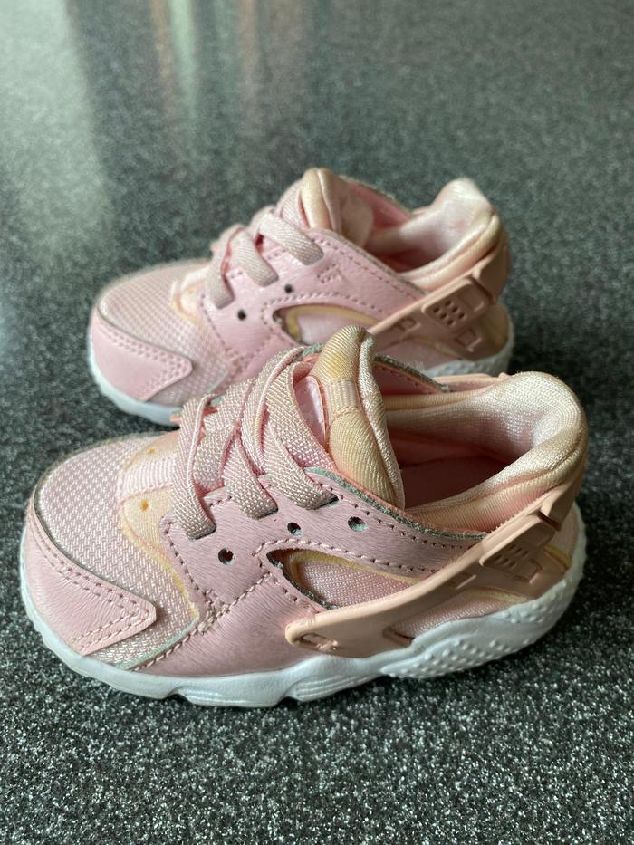 N!ke Huarache Run SE Prism Pink Kids Shoes - Size US 5C