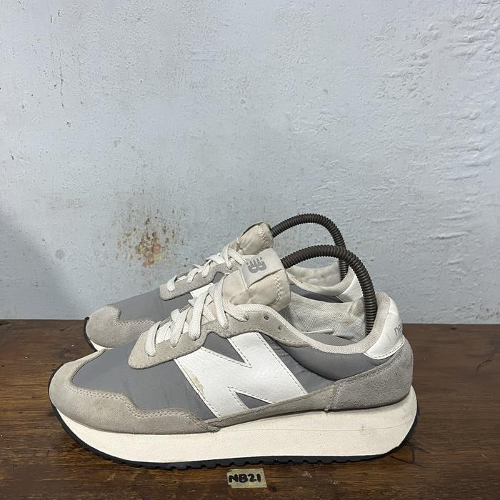 Sepatu second branded new balance 237 grey size 40
