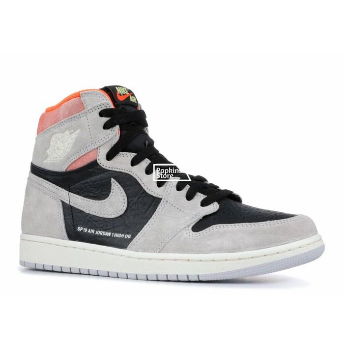 Air Jordan 1 Retro High Hyper Crimson Original / Sneakers Pria