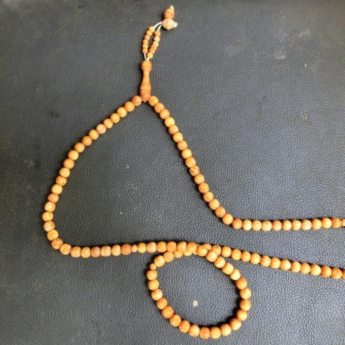 TASBIH BUDHA TERBUAT DARI KAYU PINUS