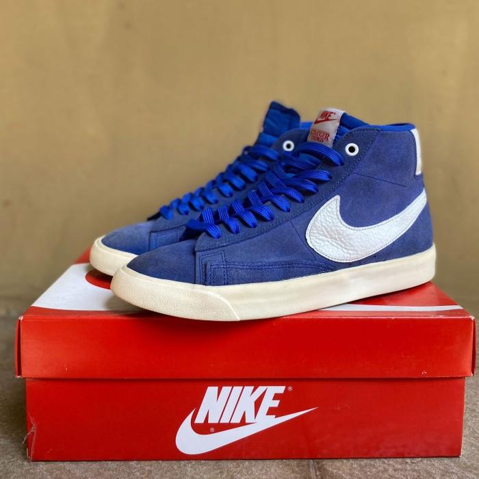 Nike blazer mid stranger things