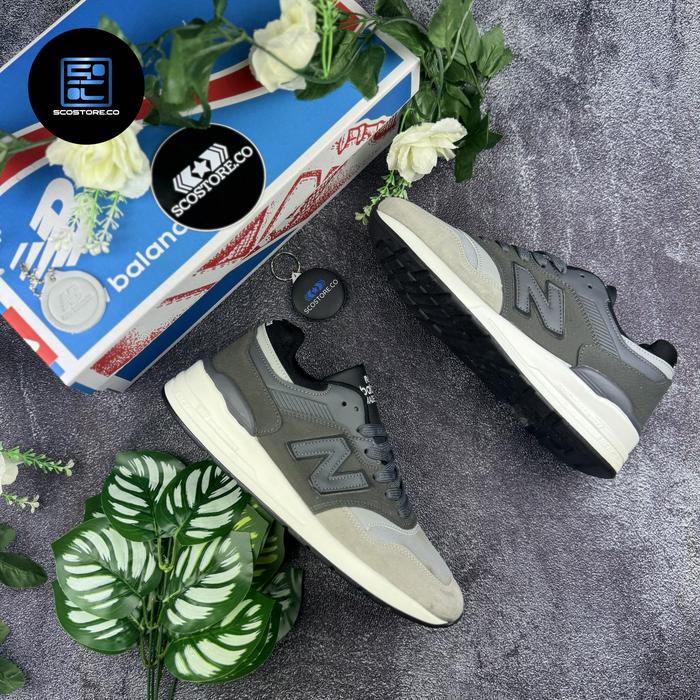 Sepatu Sneakers Olahraga Pria Casual Running Lari New Balance 997s Light Gray White