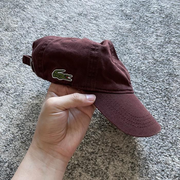 topi lacoste maroon original