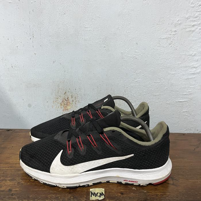 Sepatu second branded nike quest size 42