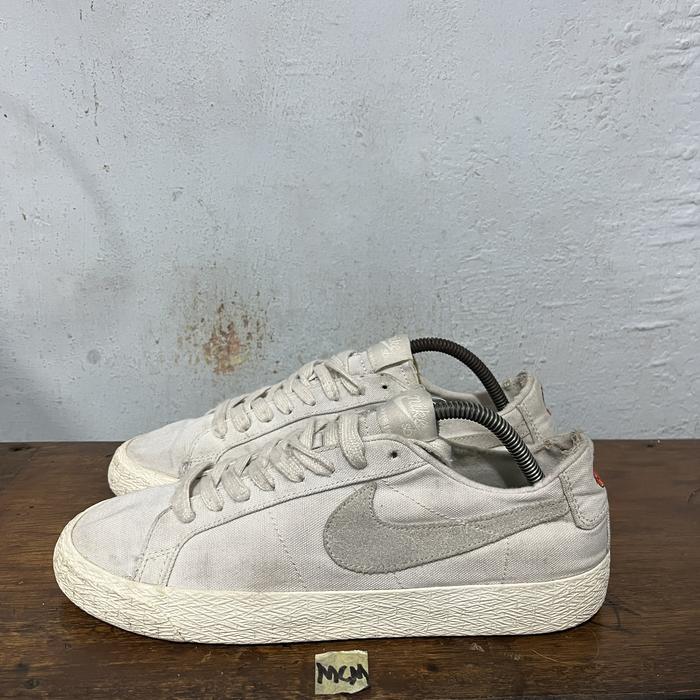 Sepatu second branded nike sb blazer low size 42,5