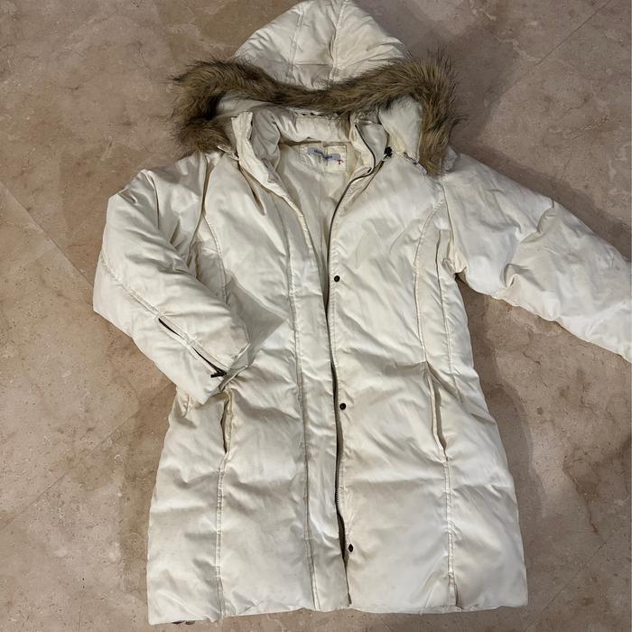 Puffer down puff winter jacket size 10 S preloved off white feather