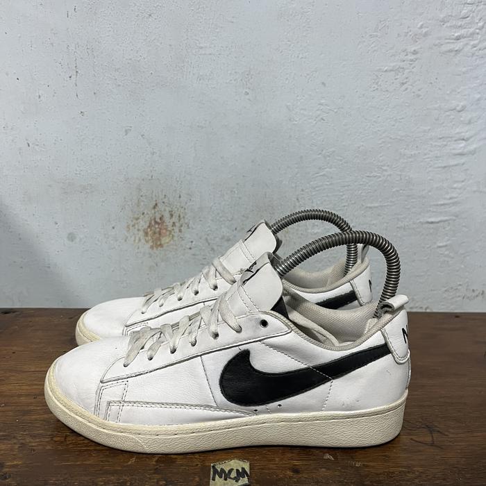 Sepatu second ori nike blazer low white black size 37.5