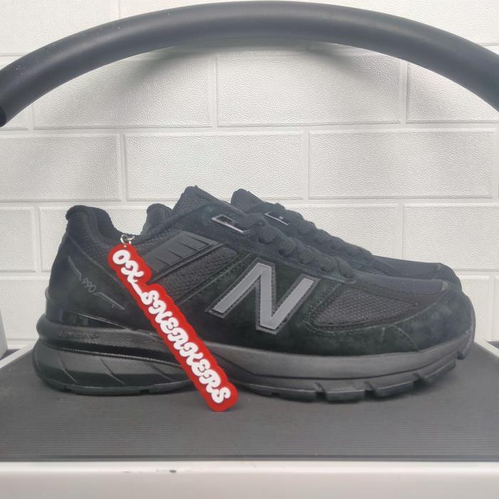 SEPATU SNEAKERS NB 990V5 TRIPLE BLACK MEN'S