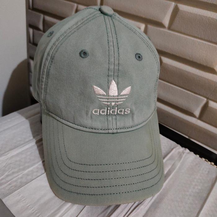 topi adidas trifoil original