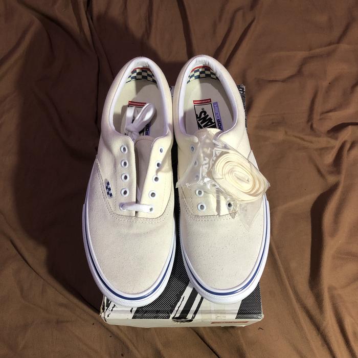 EX DISPLAY VANS ERA SKATEBOARDING WHITE ORIGINAL RESMI STORE SIZE 46