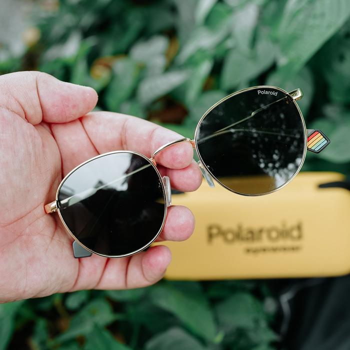 Kacamata polaroid original pembelian di optik melawai (preloved) tidak jadi di pakai masih gress new