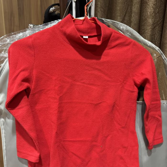 Sweater hi tech uniqlo 110