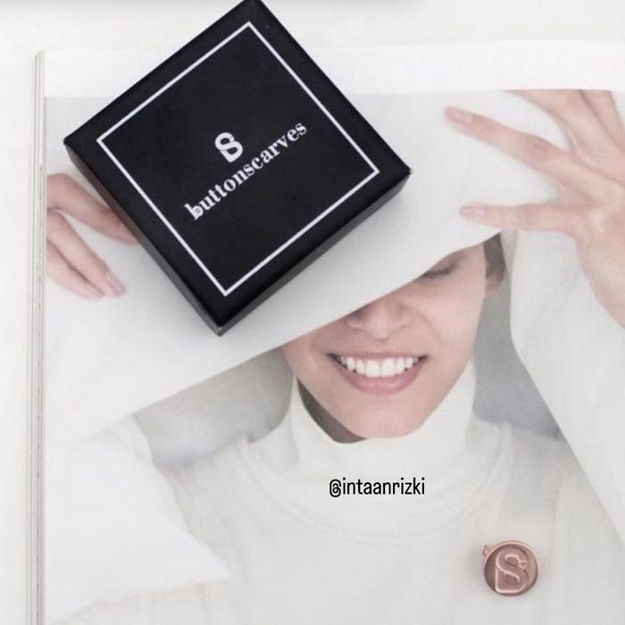 geraihijab_id [NEW] Original Buttonscarves Brooch Round Signature BS Bros Bulat Rose Gold Silver BLA