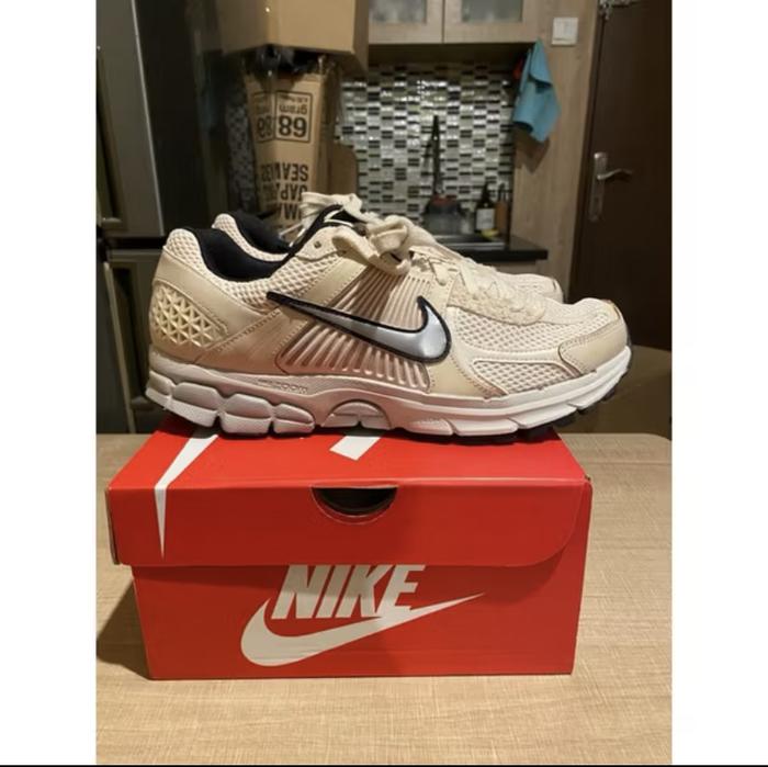 Nike vomero resmi original