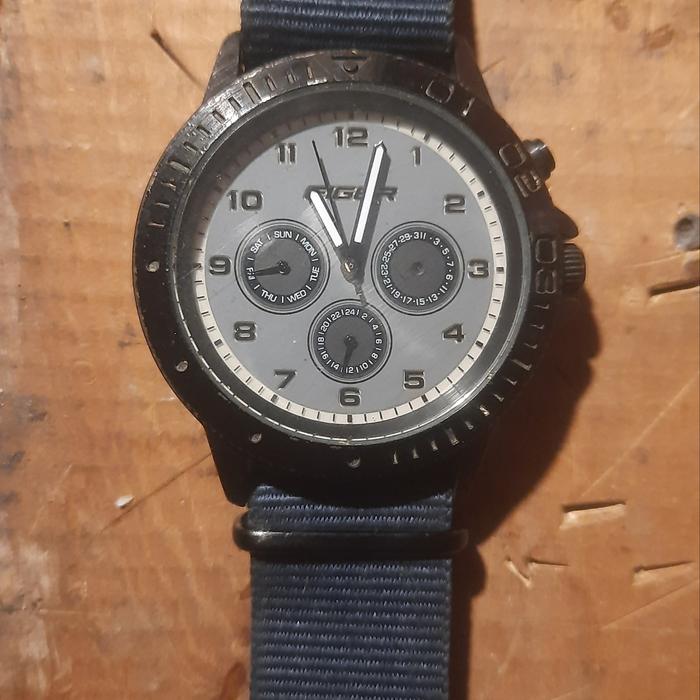 Jam Tangan Eiger Torque Ada Minor Minusnya Dan Bekas Pemakaian