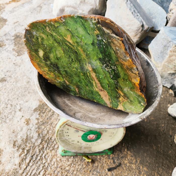 BONGKAHAN BATU GIOK ACEH
