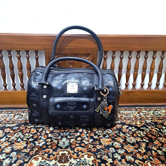 tas hand bag mcm warna hitam mcm