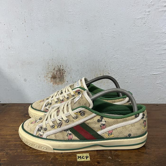 Sepatu second branded gc tennis 1977 x disney mickey mouse size 41