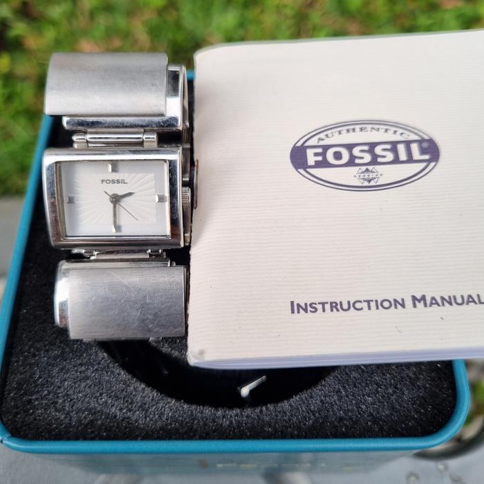 jam tangan wanita merk fossil