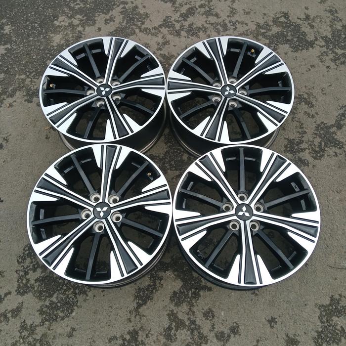 velg eclipse cross R18 pcd 5x114,3