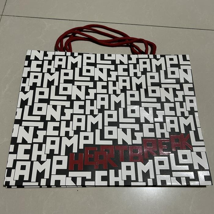 paperbag longchamp limited edition heart break
