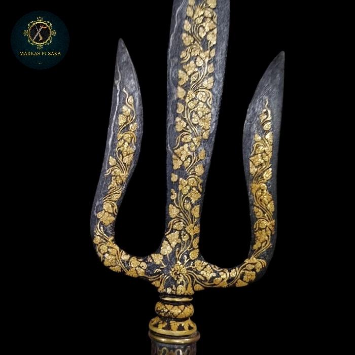 Tombak Trimukti Kinatah Emas Asli Tangguh Mataram Sultan Agung Sepuh
