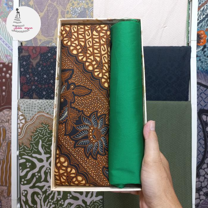 KAIN JARIK SOGAN SOLO/BATIK JARIK PAKEM SOLO/JARIK SETELAN KEBAYA/1 SET KEBAYA JARIK