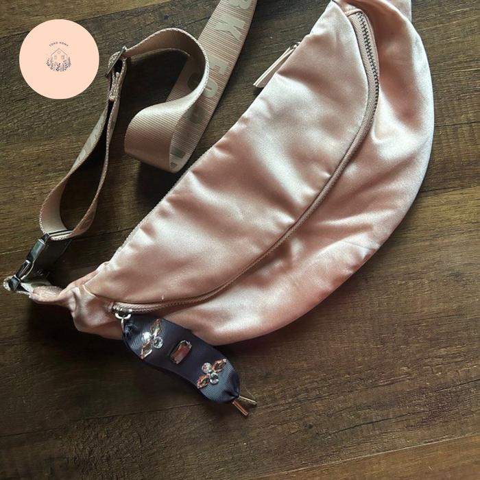 Tas wanita sling bag stradivarius