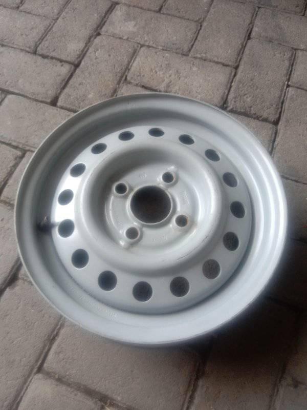 STARCO 4JX13 H2 07 2012 SO2  VELG MOBIL RING 13 second [ bekas ]