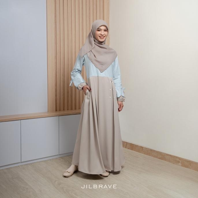 JILBRAVE Nami Dress Gamis Syar'i Feminine Aksen Lengan Bordir dengan Pita Elegant Look