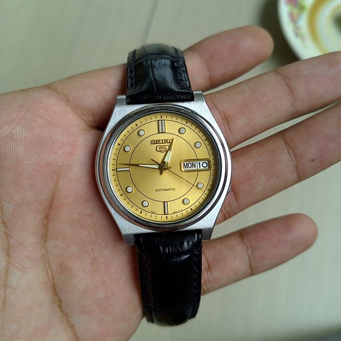 seiko 5, caliber 7s26, case mulus mesin akurat