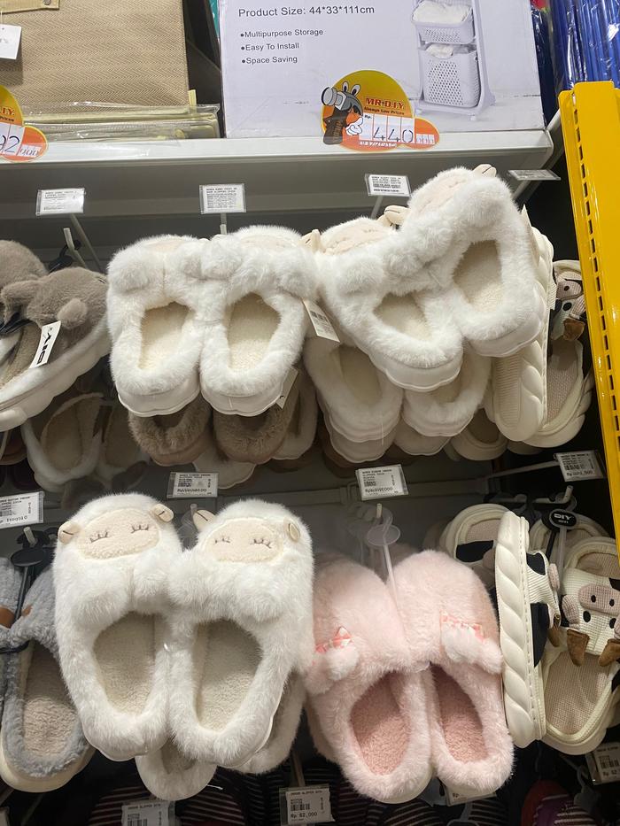 Sandal Wanita Bulu Women Fluffy Indoor Dalam Ruangan Pita Ribbon Wortel Mr Diy