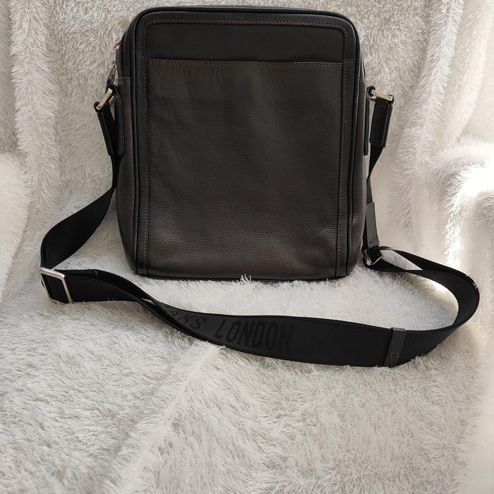 Preloved bag Sling lons daks