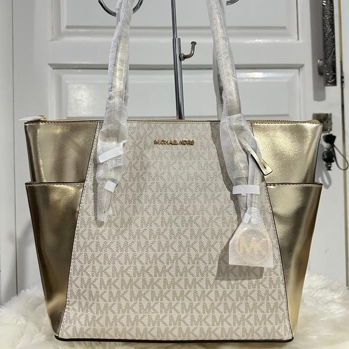 tas wanita mk charlotte large tz tote pale gold multi in