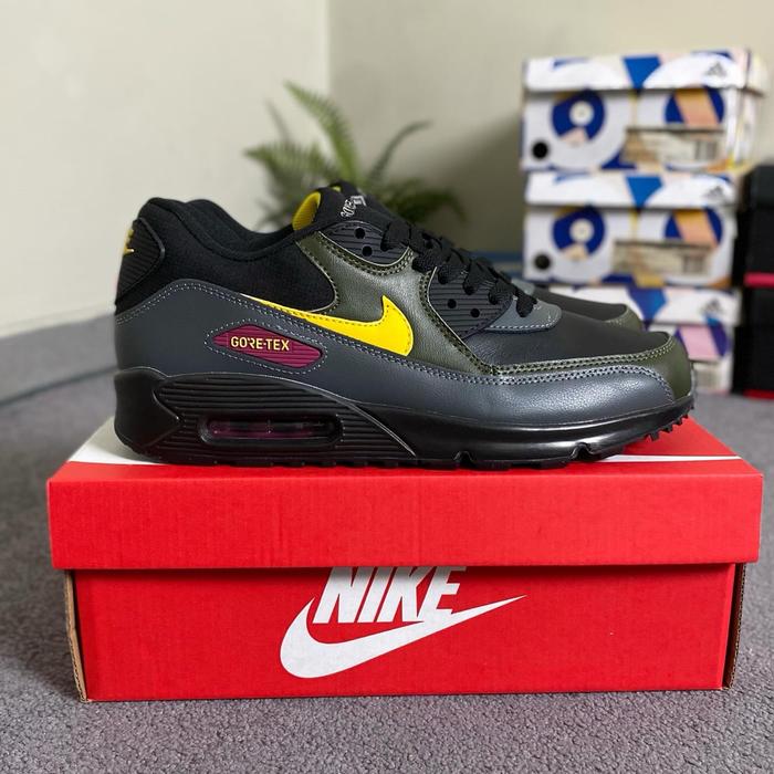 NIKE AIR MAX 90 GORETEX / GORE-TEX BLACK CARGO KHAKI