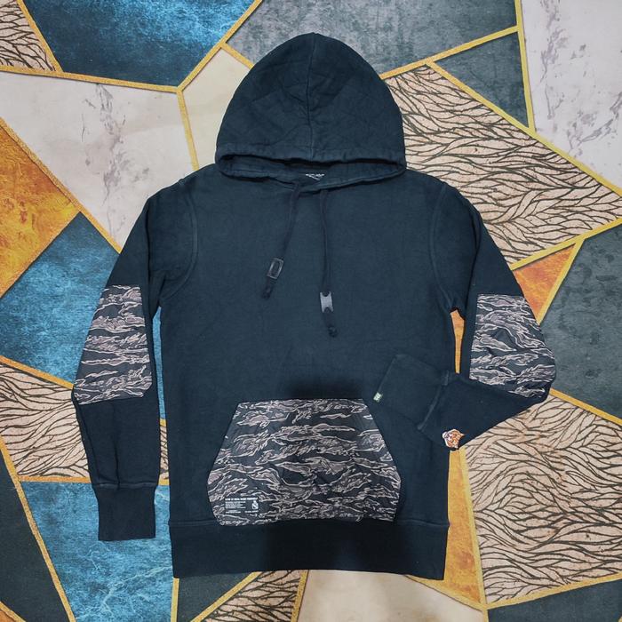 Hoodie              Izzue