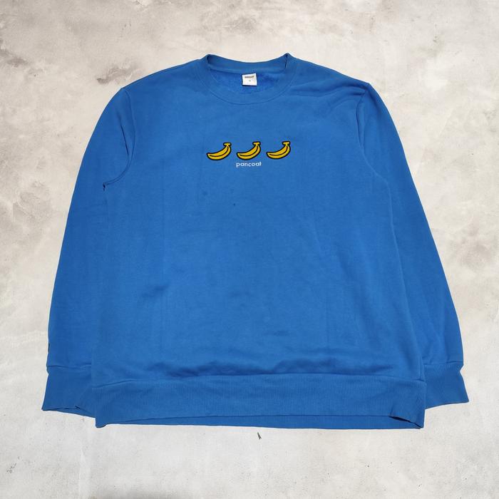 sweater crewneck pancoat biru banana bekas
