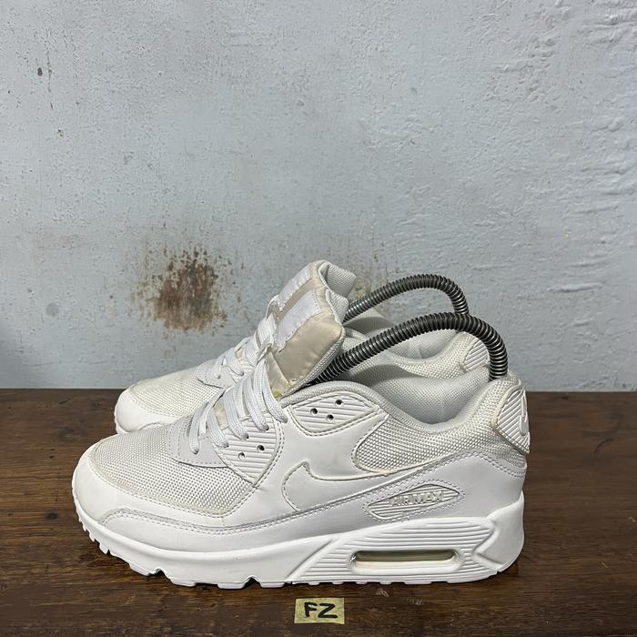 Sepatu second ori Nike air max 90 Essential triple white size 38