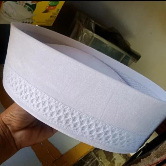 Peci Songkok Bludru Putih Renda Kecil
