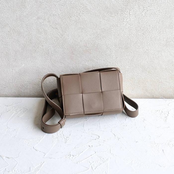 bag BV tas Candy Cassette Crossbody Bag in Taupe Grey