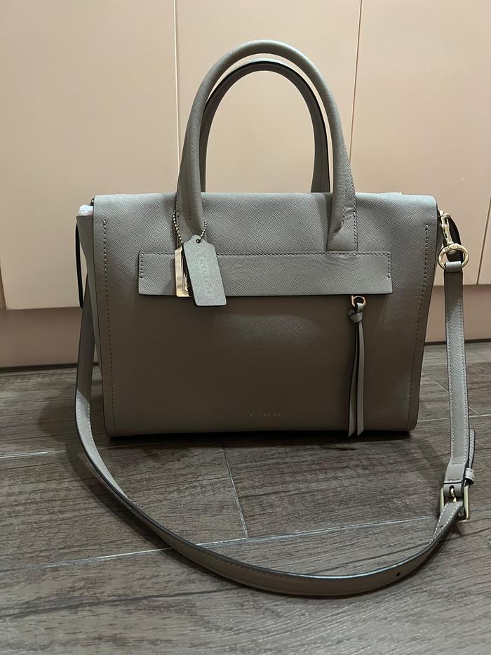 Coach - Saffiano Bleecker Riley (Tas Branded Original, Second, Kondisi Bagus)