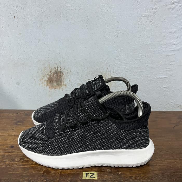 Sepatu second ori Adidas Tubular shadow kint size 37,5