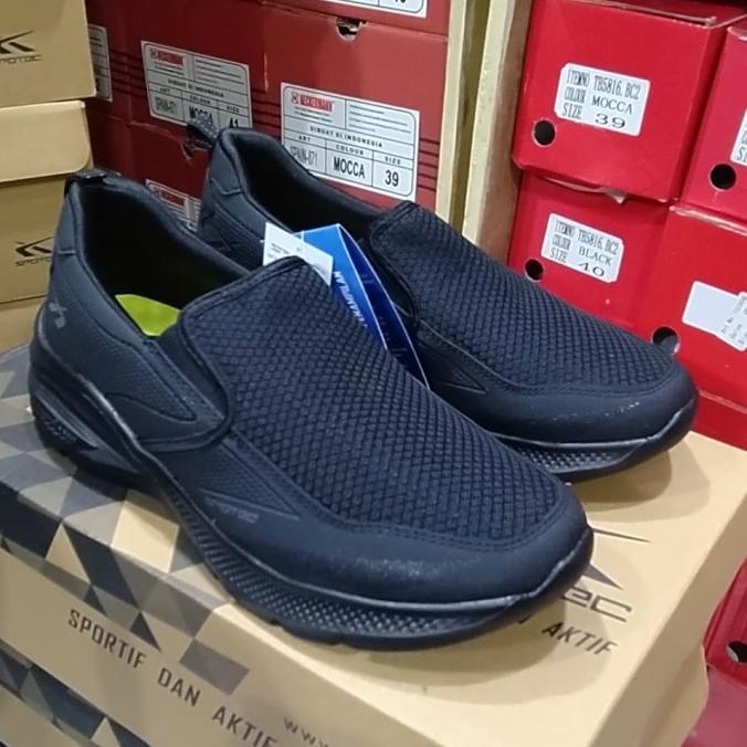 CYLENA_ SEPATU SLIP ON PRIA MERK SPOTEC ORIGINAL ONYX HITAM POLOS