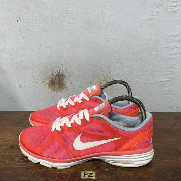 Sepatu second ori Nike dual fusion tr size size 38